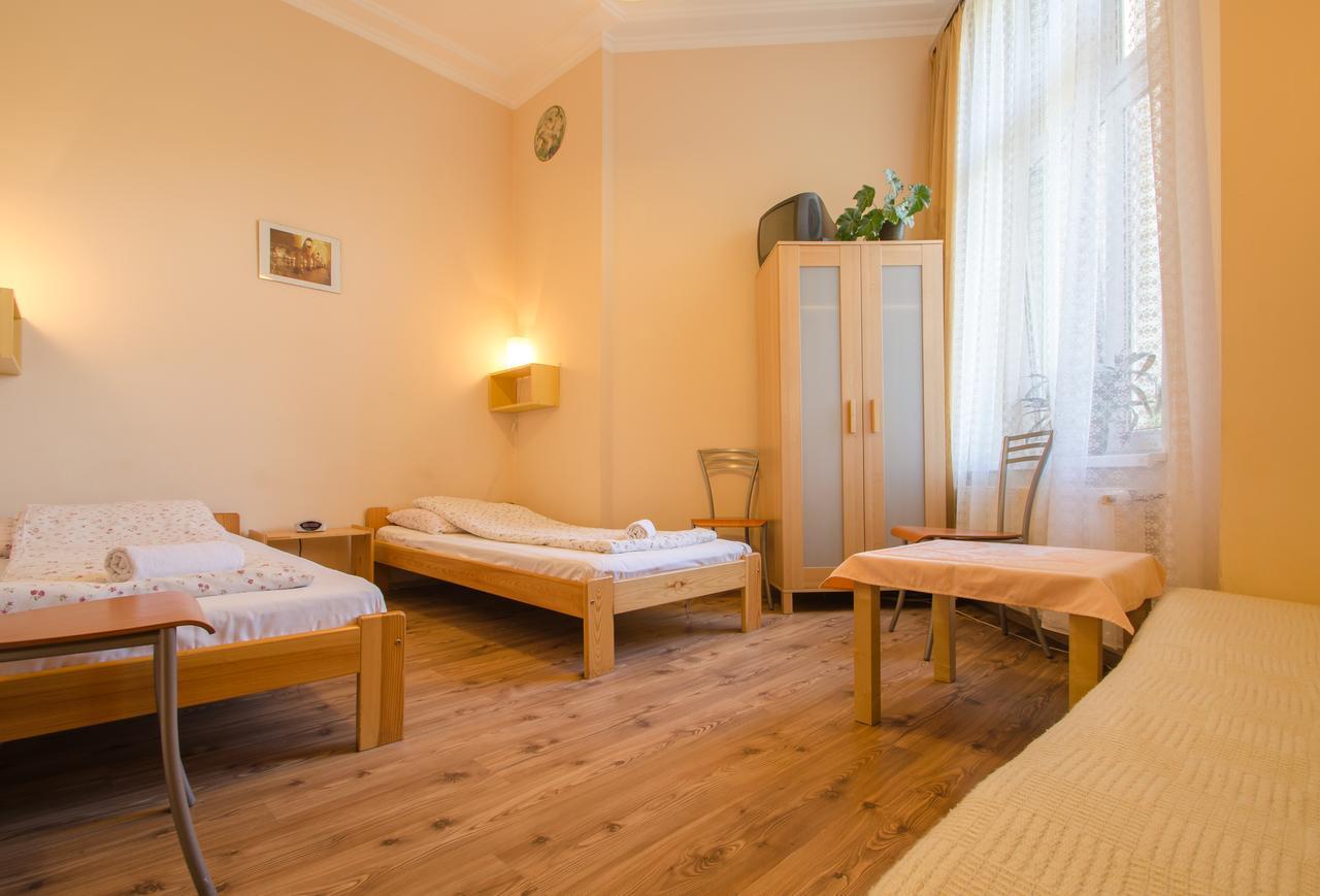 Aparthostel Fryderyk Hostel