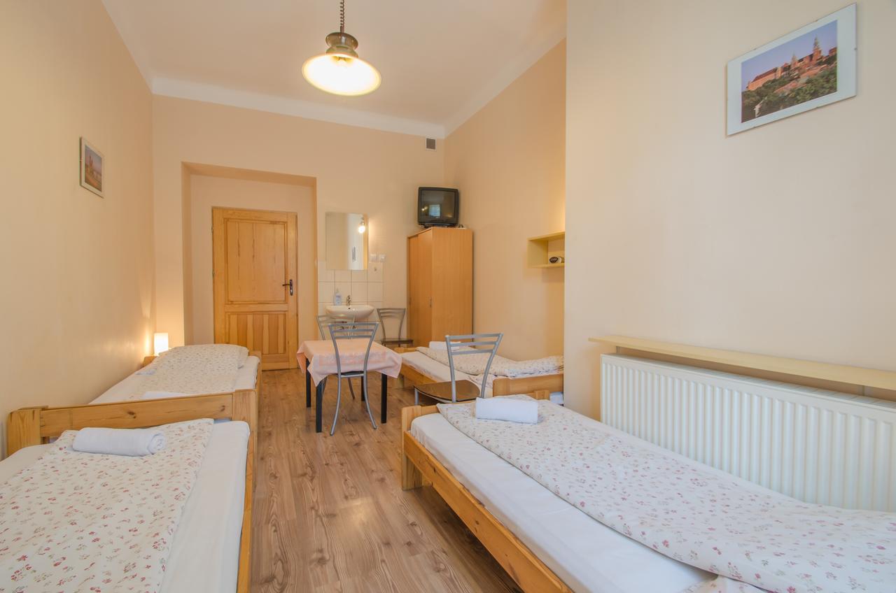 Aparthostel Fryderyk Hostel *