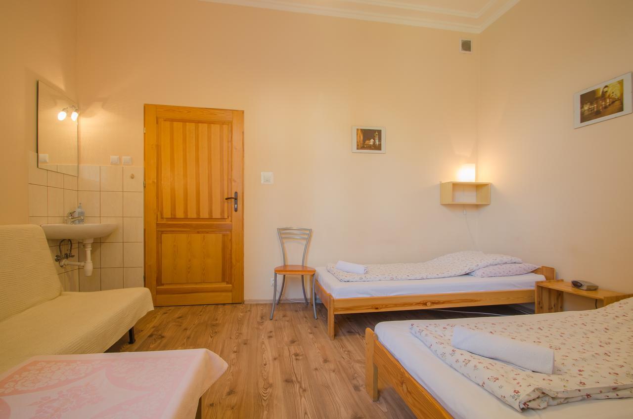 Aparthostel Fryderyk Hostel *